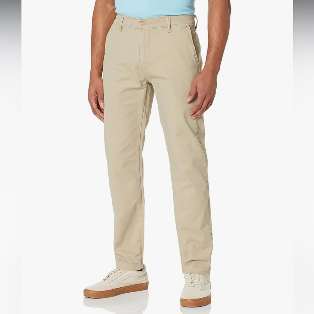 Levi’s taper chinos EUC 30 x 32